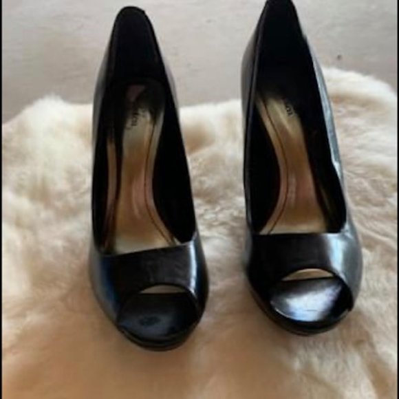 Black high hell size 7 - Picture 1 of 3